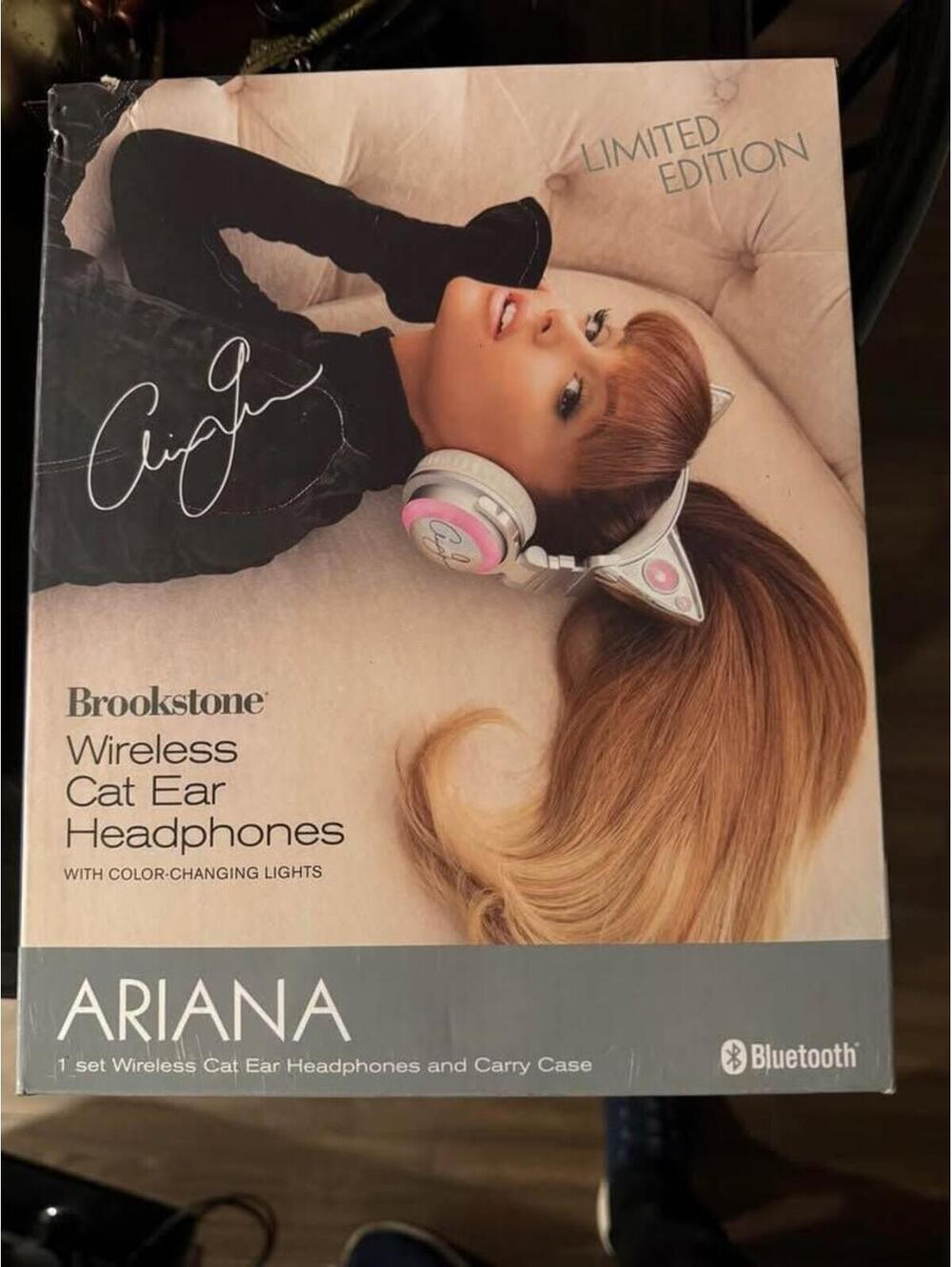 Ariana wireless cat ear headphone